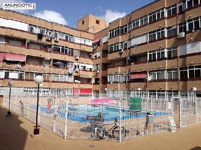 Apartamento 1 + 1 dormitorio  con piscina centro Torrevieja