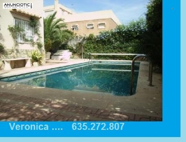 Villa en Benicasim-pueblo-playa con piscina + 6 habitaciones