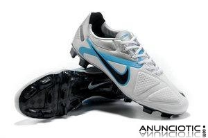 cher chaussures Nike Football, football baskets 