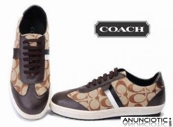 Los zapatos nuevos de estilo est&uml;&cent;n en venta  