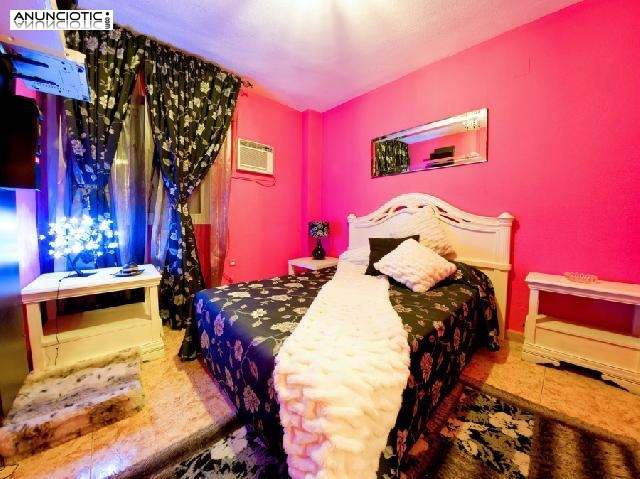 PLAZA PARA SE&Ntilde;ORITAS DE COMPA&Ntilde;A