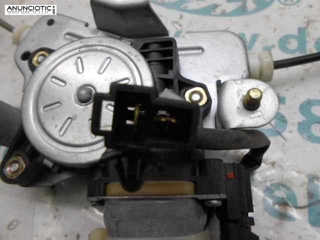 Elevalunas trasero izquierdo 3161051