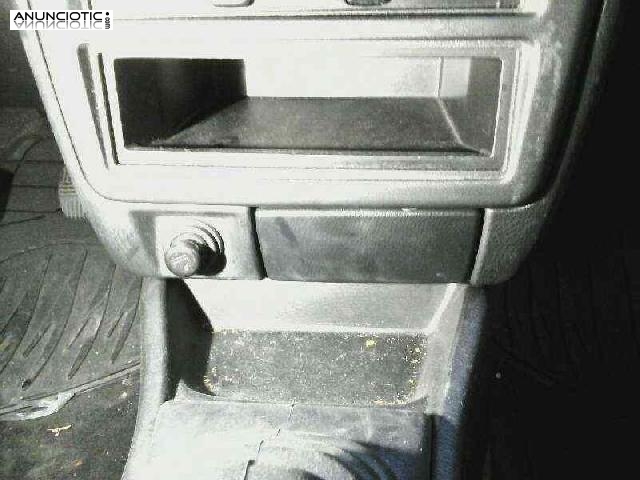 Cenicero 688000m001 de nissan-420137 