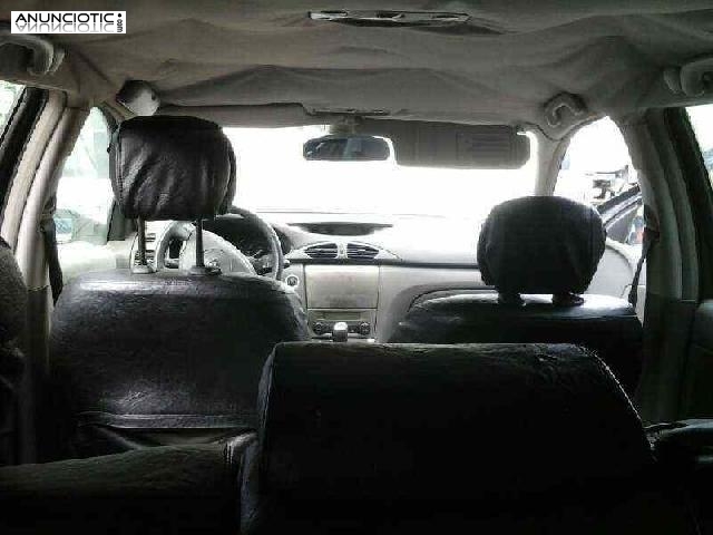 Travesa&ntilde;o inferior de renault-439101