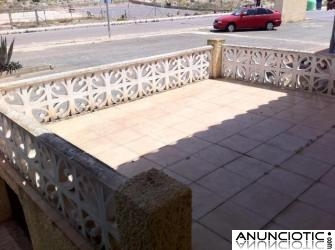 ZONA CERCANA GUARDAMAR DEL SEGURA BUNGALOW CON AJRDIN 32.000 EUROS�.URGE SU VENTA!!!!!