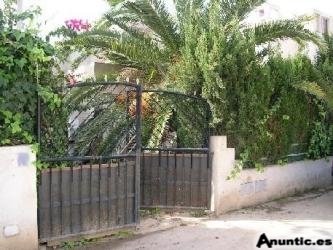 TORREVIEJA BUNGALOW 2 HABS,SIN VECINOS,GRAN JARDIN Y SOLARIUM,EXCELENTE PRECIO�.79.000 EUROS. 