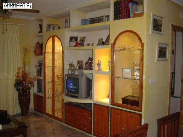 Amplio duplex en urbanizaci&oacute;n con piscin