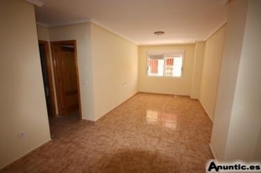 TORREVIEJA,2 HABS APARTAMENTO AL LADO PLAYA.66.000 EUROS 
