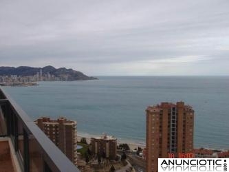 &Aacute;TICO D&Uacute;PLEX CON VISTAS AL MAR EN BENIDORM