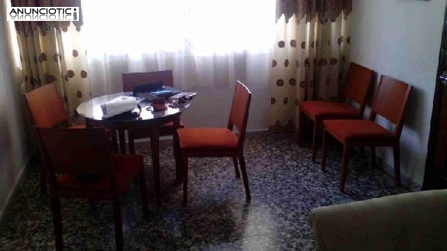 Se alquila magn&iacute;fica planta baja muy luminosa