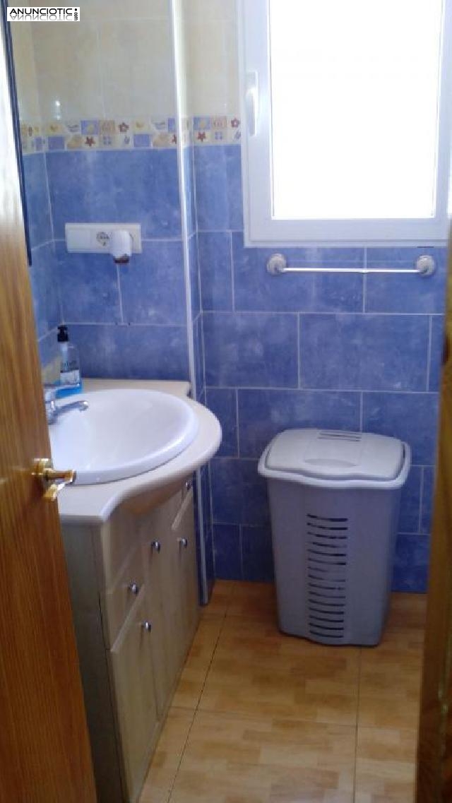 Se alquila 2&ordm; piso muy luminoso en la zona del