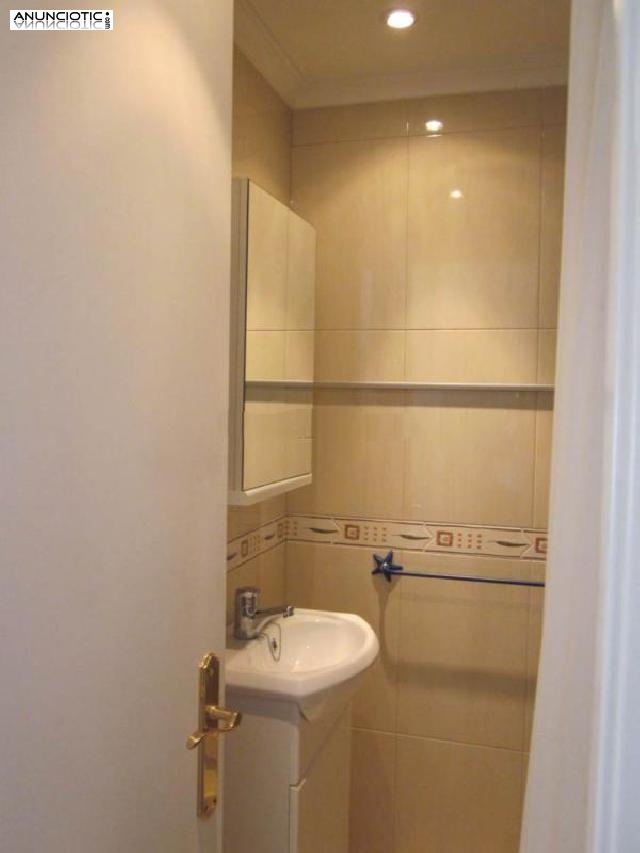 se alquila 5&ordm; piso con ascensor muy luminoso