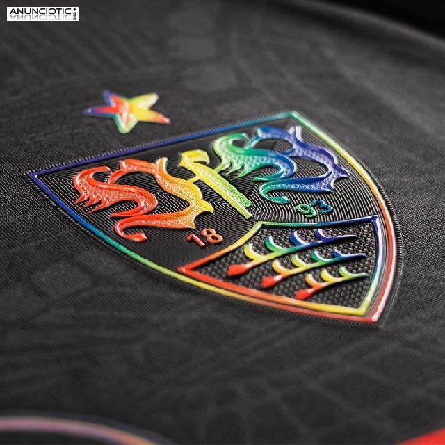 &iexcl;Vive la diversidad con la nueva camiseta del VfB Stuttgart!