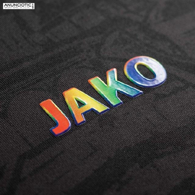 &iexcl;Vive la diversidad con la nueva camiseta del VfB Stuttgart!