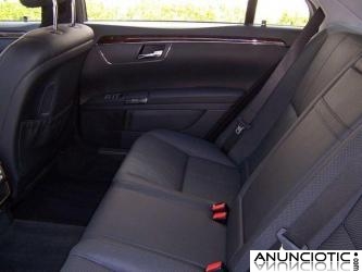 Mercedes-Benz S-Class S550 4MATIC Sedan a 3800�