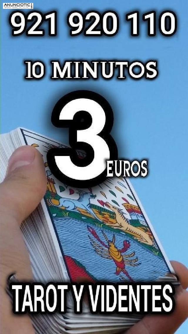 Presente y futuro.  Tarot y videntes tel&eacute;fonico