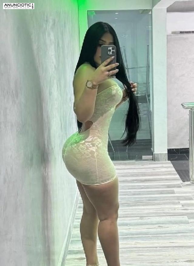 chica super complaciente en la cama /