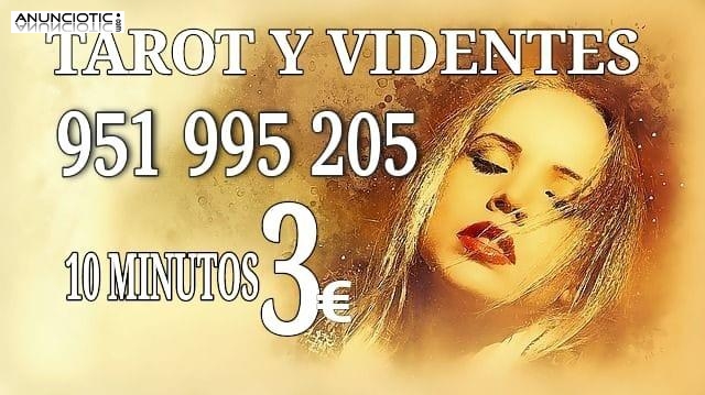 Descubre tu futuro a trav&eacute;s del tarot,..,