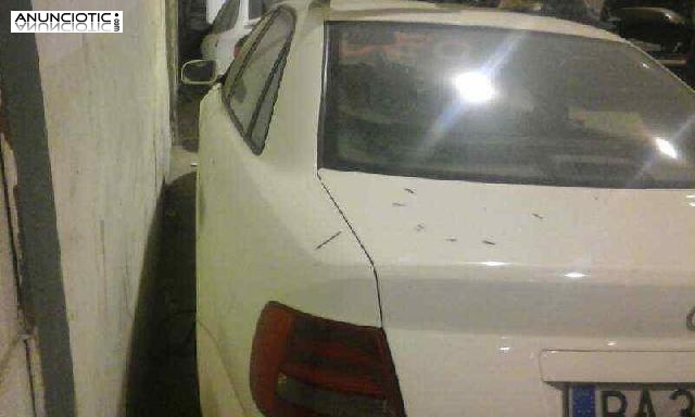Transmision del. der. de audi a4 