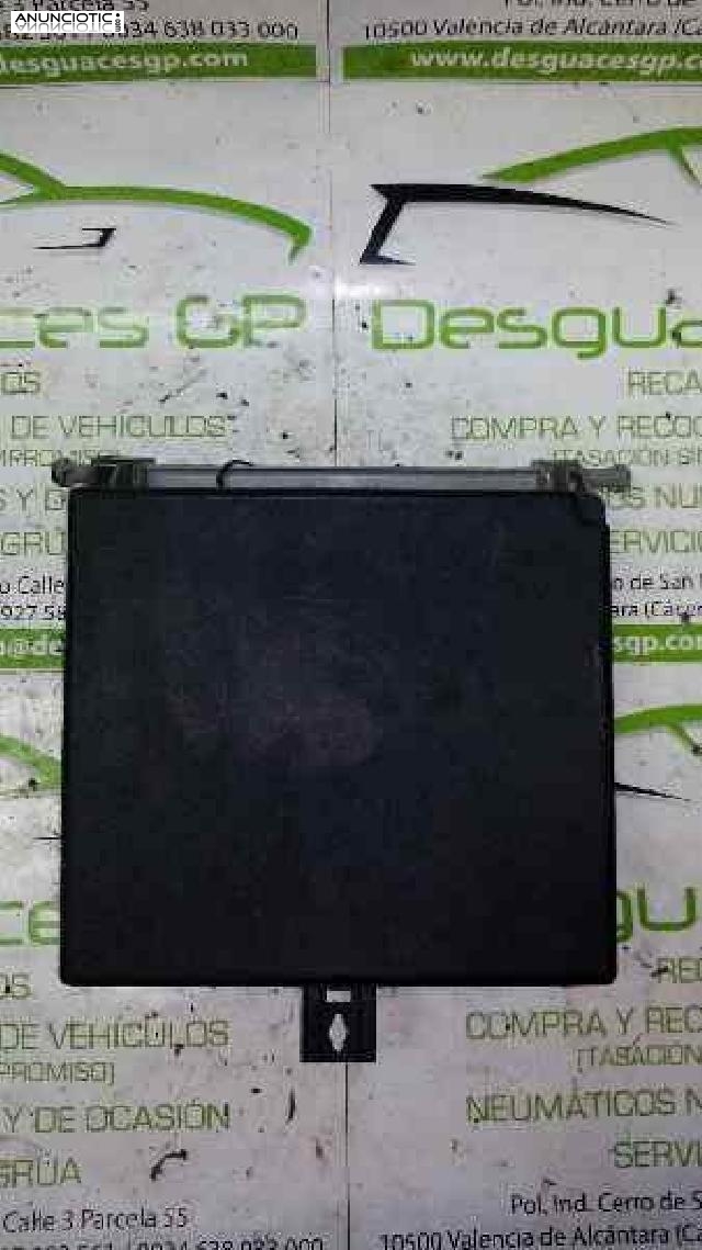 Caja fusibles 98290 de peugeot