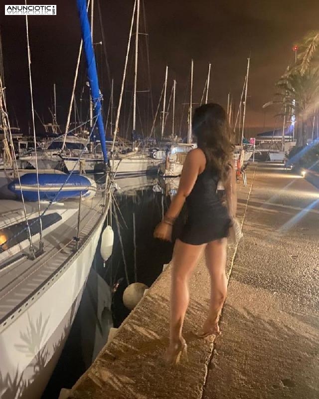 Valerie menudita nueva compa&ntilde;&iacute;a en