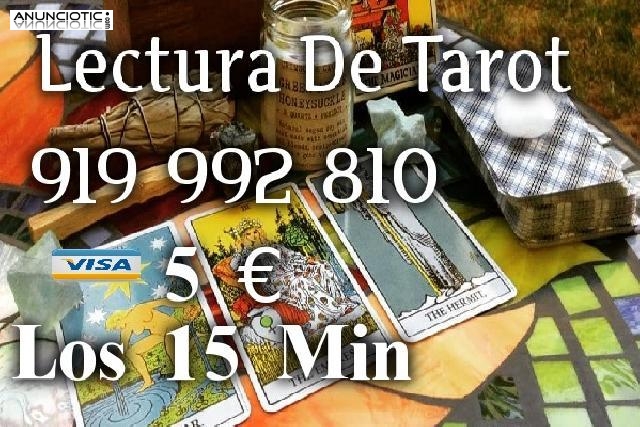 Descubre Tu Futuro A Trav&eacute;s del Tarot