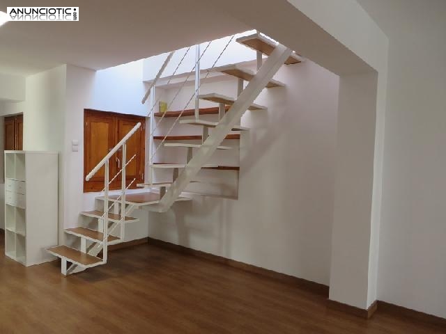 Se alquila reci&eacute;n reformado centro ibiza