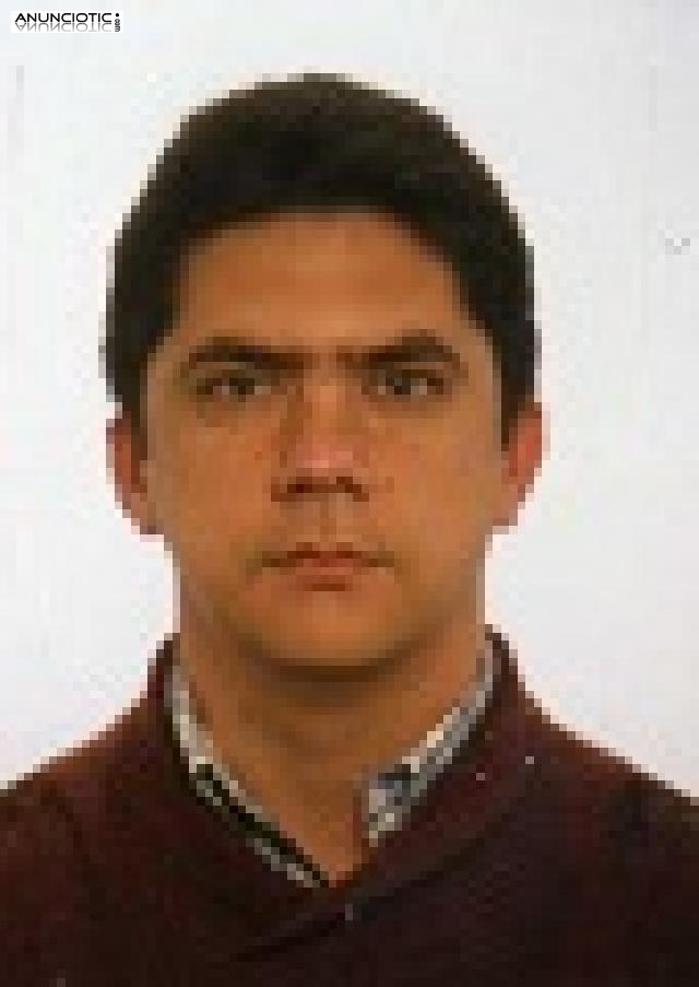 **** Ingeniero qu&iacute;mico ofrece clases de qu&iacute;mica, f&iacute;sica y matem&aacute;ticas.