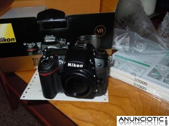 Nikon D7000 with 18-105 VR Lens Kit