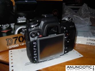 Nikon D7000 with 18-105 VR Lens Kit