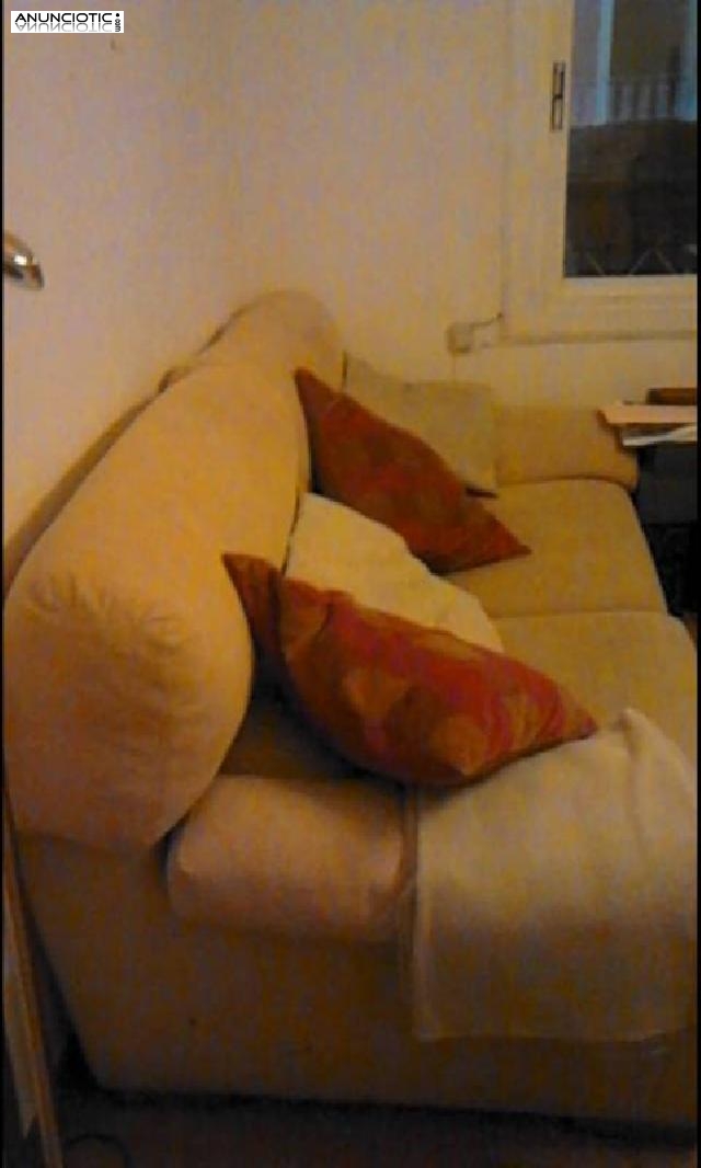 Sill&oacute;n aterciopelado azul y madera cerezo