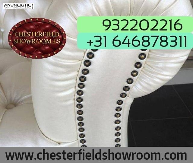 Sof&aacute; chester moon special