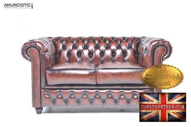 Sof&aacute; chester 2 asientos de cuero natural