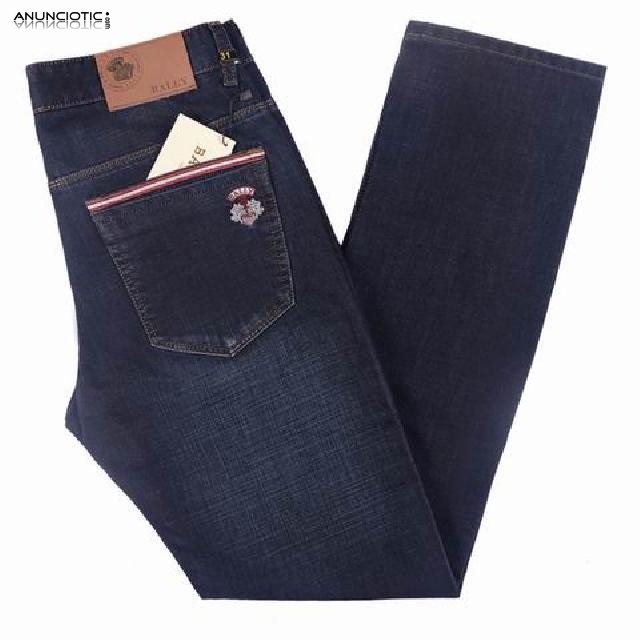 S&oacute;lo � 28 AF.DSQ.ED.Armani.Lee.TR.Herme.Versace.jeans