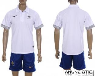 La m&uml;&cent;s reciente camiseta de f&uml;&sup2;tbol de Espa&ntilde;a en 2012/2013