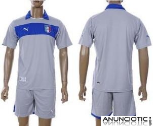 La nueva temporada de f&uml;&sup2;tbol camiseta del AC Milan y el Real Madrid 