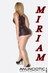 TRES CHICAS FIESTERAS MOLLET 40 � 