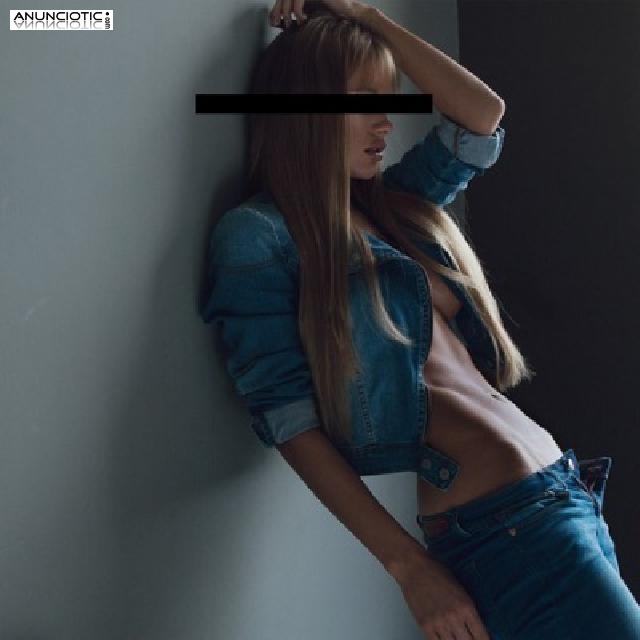 CLARA 20 A&Ntilde;OS RUBIA OJOS AZULES SEDUCTOR CATALANA