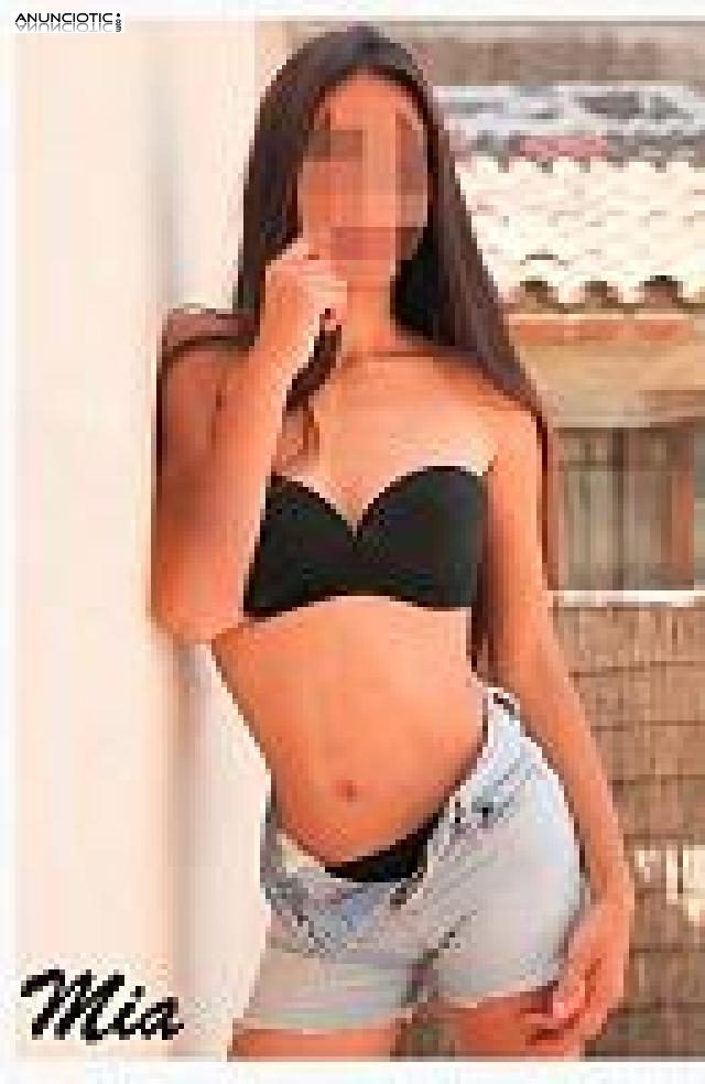 Guap&iacute;simas y atrevidas !! j&oacute;venes en Canovelles 