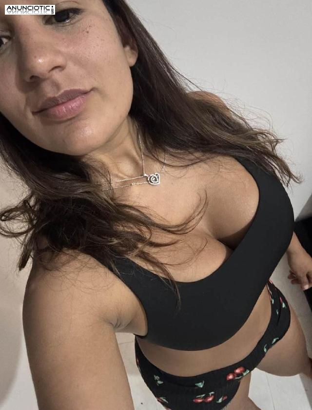 CAMGIRL LATINA CON CURVAS GENEROSAS EN WWW.OBSEXIOCAMS.COM!!