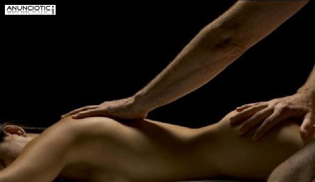 Masaje er&oacute;tico a chica en Barcelona 