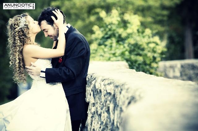 Servicio de v&iacute;deo y fotograf&iacute;a para bodas 