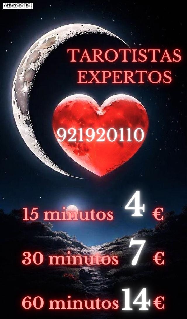 Servicio de tarot y videntes casi gratis .