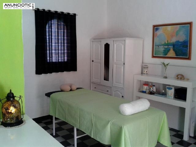 JOVENCITA ANDALUZA CARI&Ntilde;OSITA MASAJISTA TITULADA PROFESIONAL