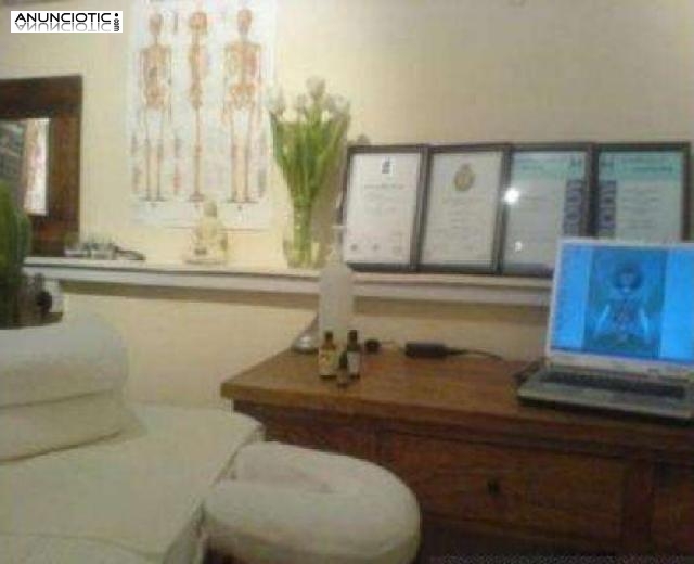 TANTRA EL ARTE DEL MASAJE T&Aacute;NTRICO BIND&Uacute; SENSITIVO EN TATAMI CON CHICO HIND