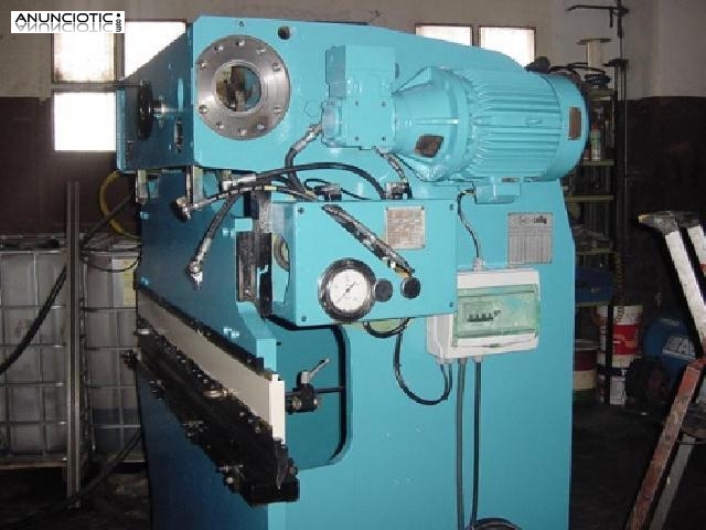 Plegadora hidr&aacute;ulica 1500x30 tn