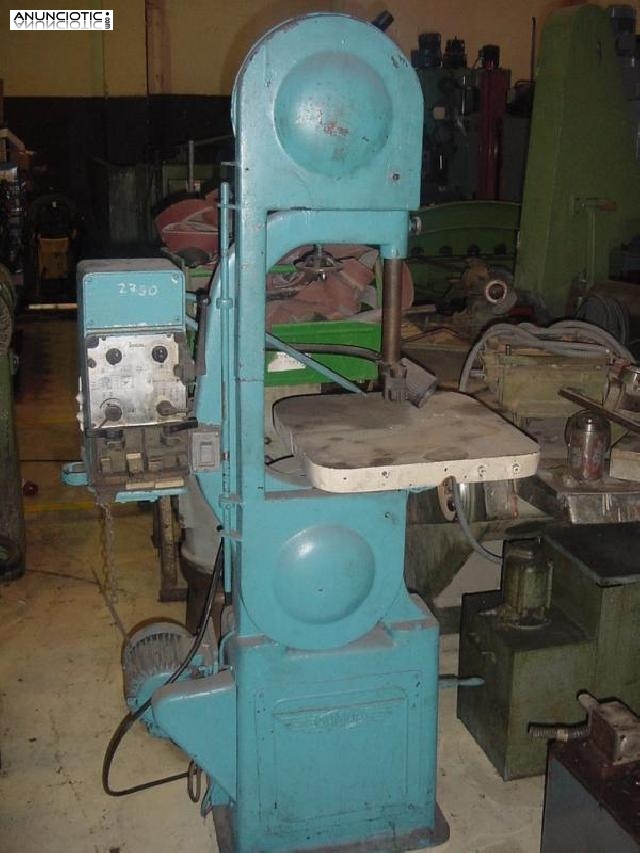 Sierra vertical con soldador