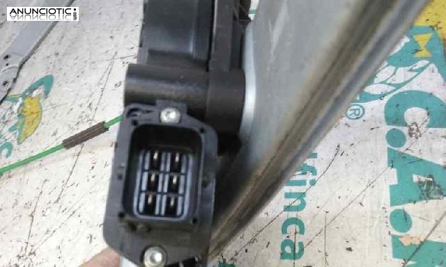 Elevalunas delantero derecho 3108033