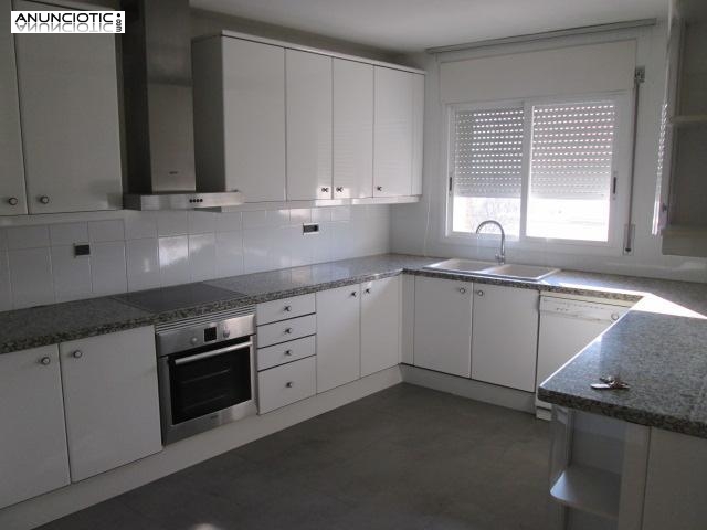 Espectacular chalet de dise&ntilde;o  con opci&oacute;n a compra