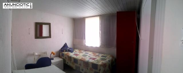 HABITACI&Oacute;N EXTERIOR EN &Aacute;TICO CON TERRAZA